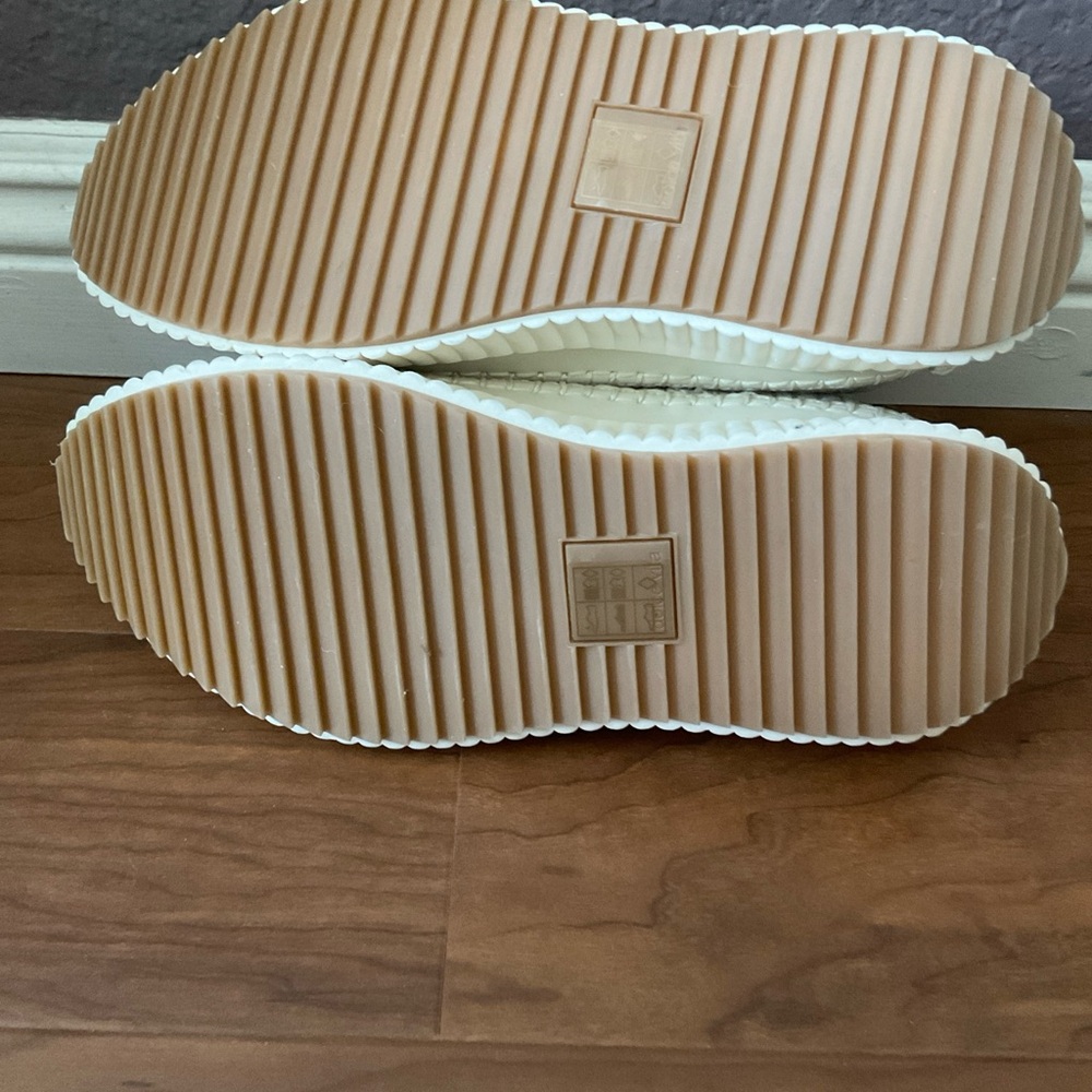 DV platform sneakers-Size 9-Off White-New without Box - Picture 6 of 6
